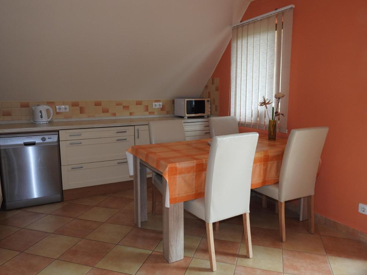 Petra Apartmanház Badacsonytomaj Bagian luar foto
