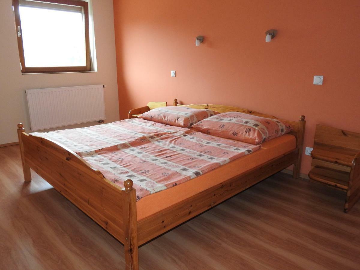 Petra Apartmanház Badacsonytomaj Bagian luar foto
